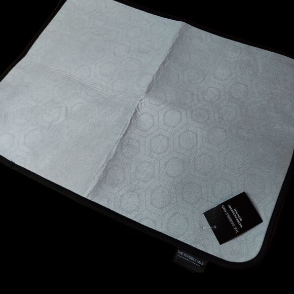 🌼4/$30 The Invisible Man NWT Water Activated Bath Mat - Picture 5 of 6